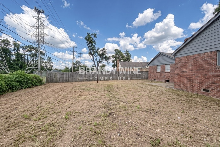 Building Photo - 2893 Knightway Rd