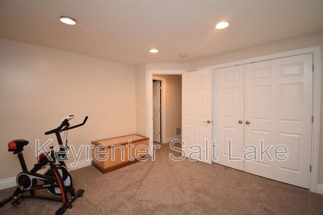 Building Photo - 6502 S 5180 W