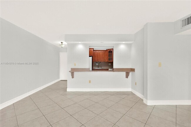 Building Photo - 1335 W 68th St