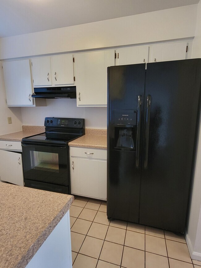 Building Photo - 1303 Snowflake Cir