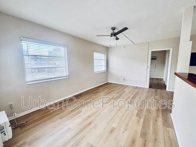 Building Photo - 115 7th Ave N