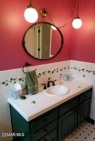 Building Photo - 885 Boxthorn Ave