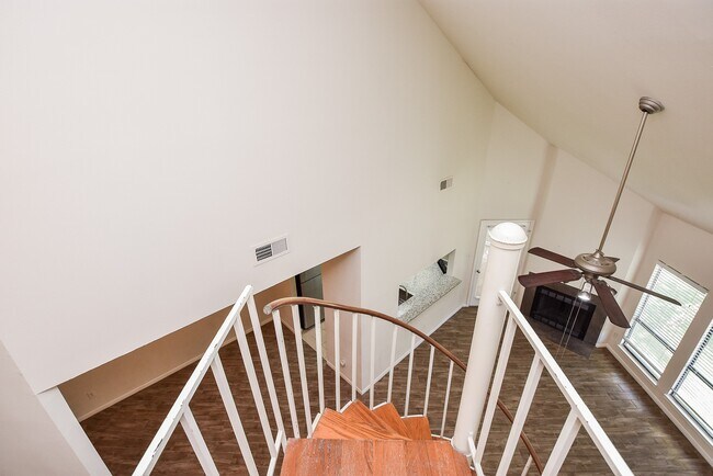 Building Photo - 4144 Greystone Way
