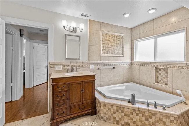 Building Photo - 228 Jacaranda Pl