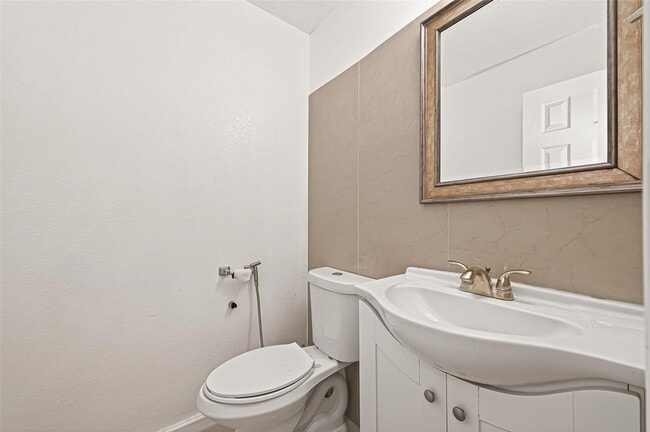 Building Photo - 15707 Crooked Arrow Dr