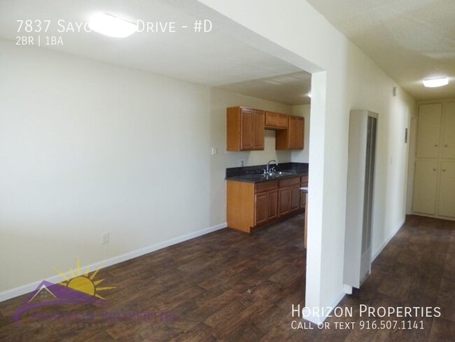 Building Photo - 2 Bed 1 Bath 2nd Floor Fourplex Unit in Ci...