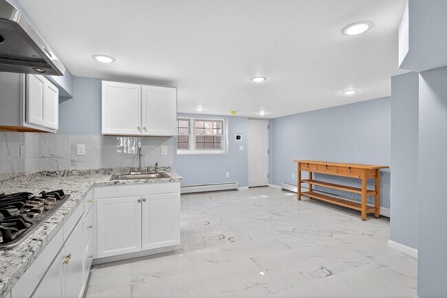 Building Photo - 43 Sycamore Rd