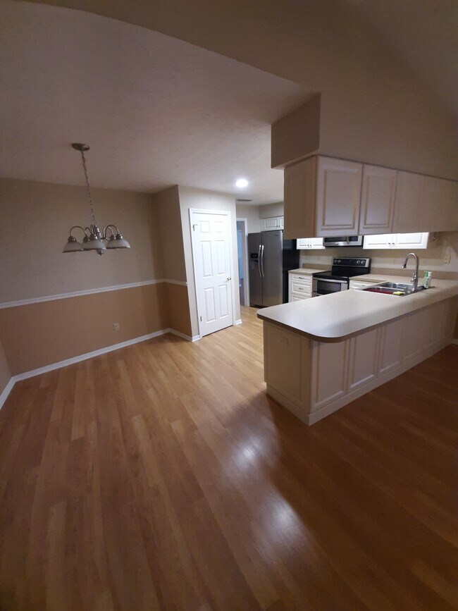 Building Photo - 1103 Belladonna Dr