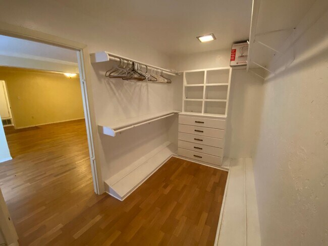 Building Photo - Beautiful 3 Bedroom Home in NE Albuquerque