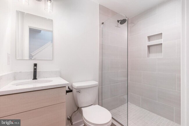 Building Photo - 1509 S Bambrey St