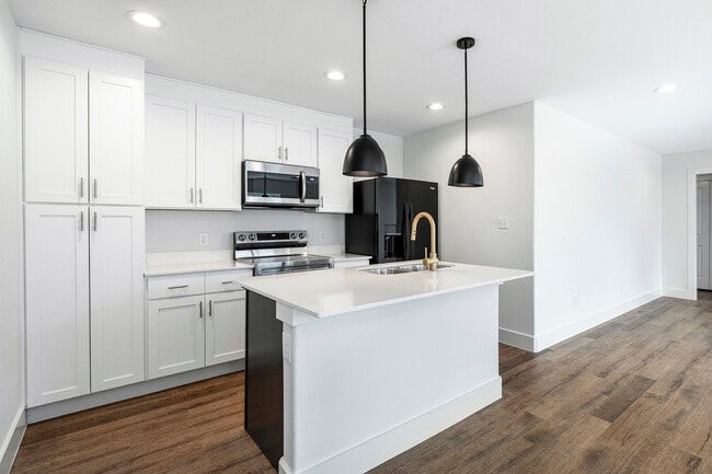 Building Photo - 1521 S Rusk Ave