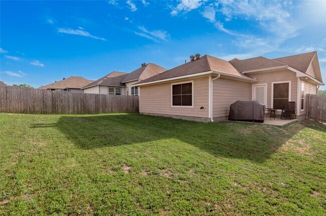 Building Photo - 133 Bates Ct