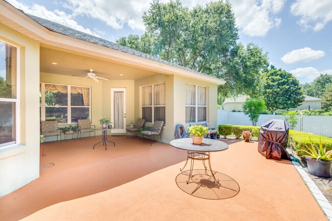 Building Photo - 2500 Azzurra Ln