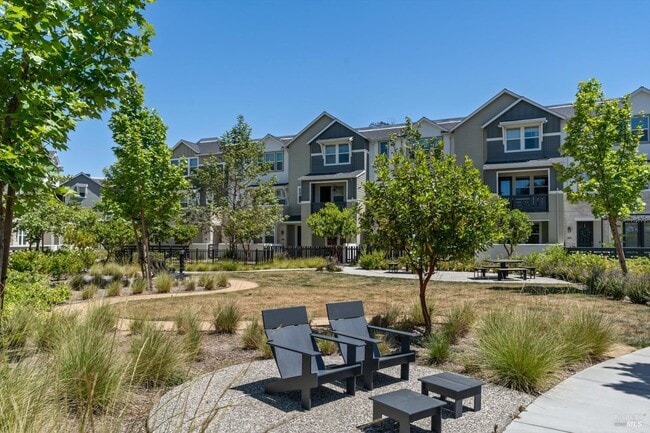 Building Photo - 219 Gambrel Cir