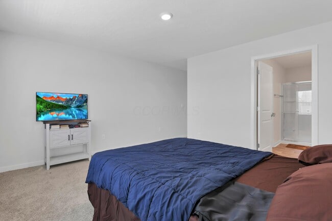 Building Photo - 6302 Marinelli Dr N