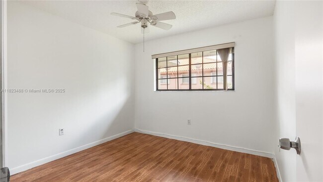 Building Photo - 20680 NE 4th Ct