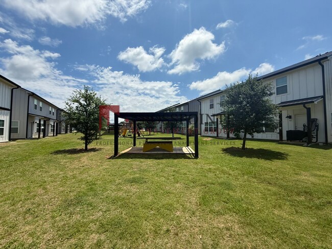 Building Photo - NOW OFFERING FIRST MONTH FREE W/ 12 MONTH LEASE - Luxury 3 Bedroom 2.5 Bath Townhome in Bullard, TX!