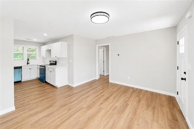 Building Photo - 1639 Bridgeport Dr NW