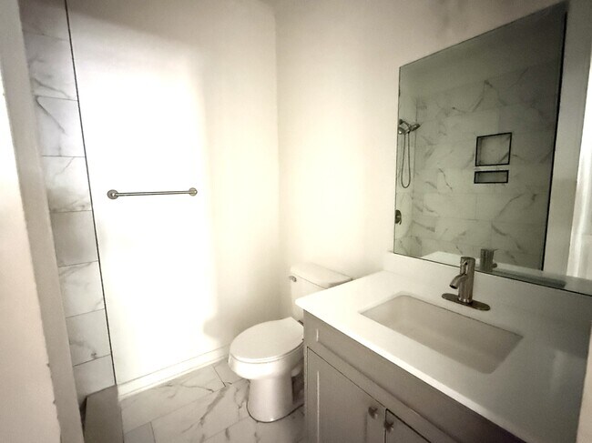 Building Photo - 316 K St SW