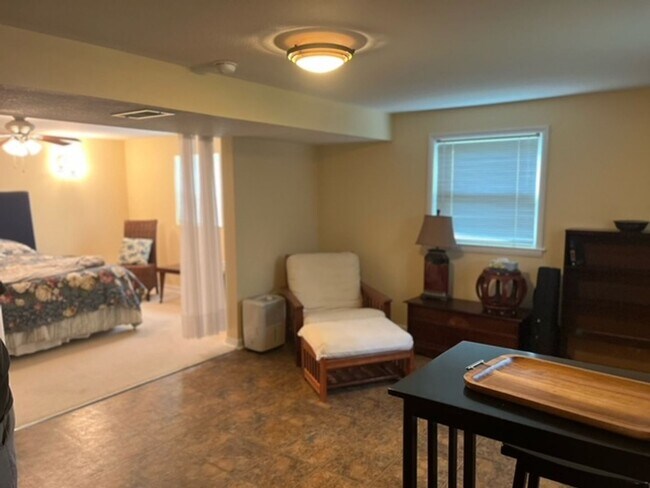 Building Photo - Charming 4 Bed 2.5 Bath Home With Nice Wooded Back Yard!