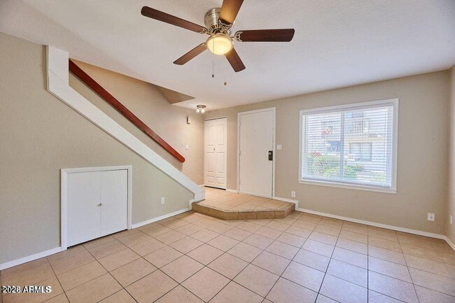 Building Photo - 1402 E Osborn Rd