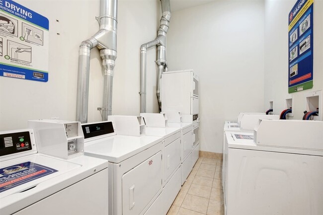 Building Photo - 3075 John F. Kennedy Blvd