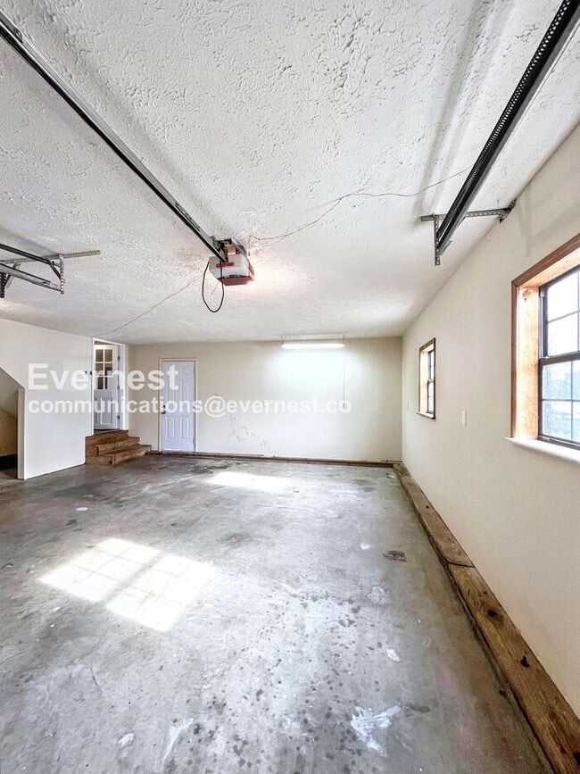 Building Photo - 408 Malibu Canyon Dr