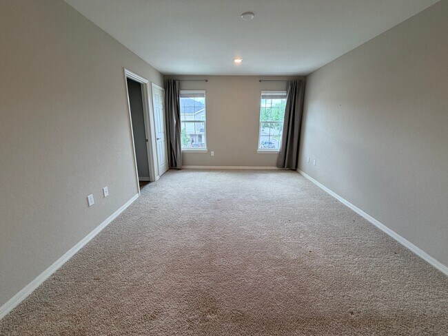 Building Photo - Modern 3BR Townhome in Plant City – Move-In Ready