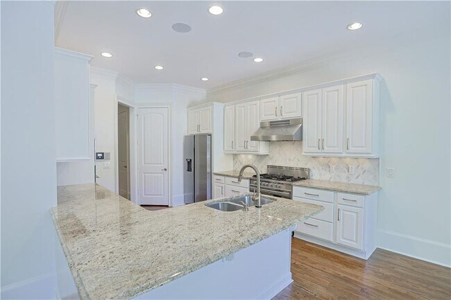 Building Photo - 1296 Lenox Park Blvd NE
