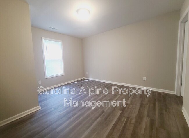 Building Photo - 1107 Brown Summit Ave