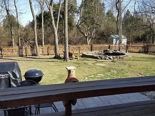 Building Photo - Here is your chance for a fancy 4 bedroom,...