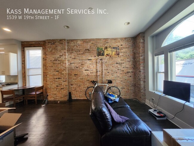 Building Photo - 1539 W 19th St