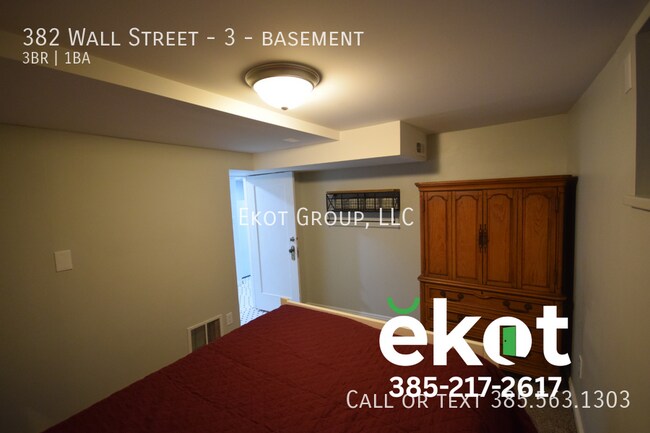 Building Photo - 382 Wall St