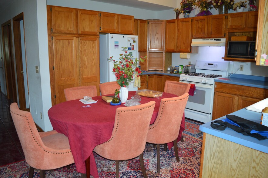 Building Photo - 5212 Rustling Oaks Ln