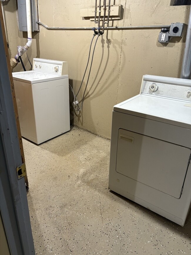 Building Photo - 2035 171st St