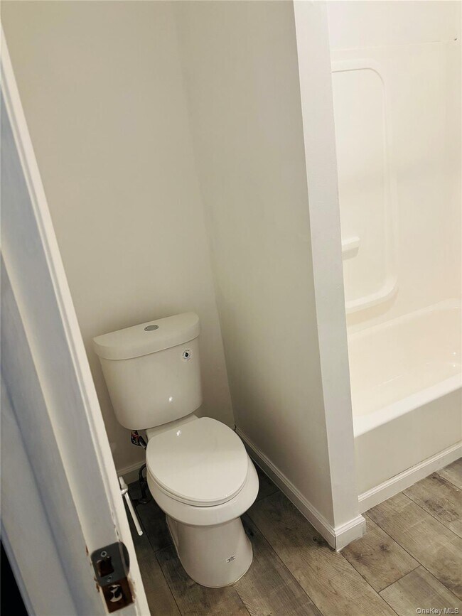 Building Photo - 22-24-24 Jane St