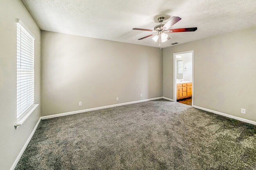 Building Photo - 7835 Rainey Dr