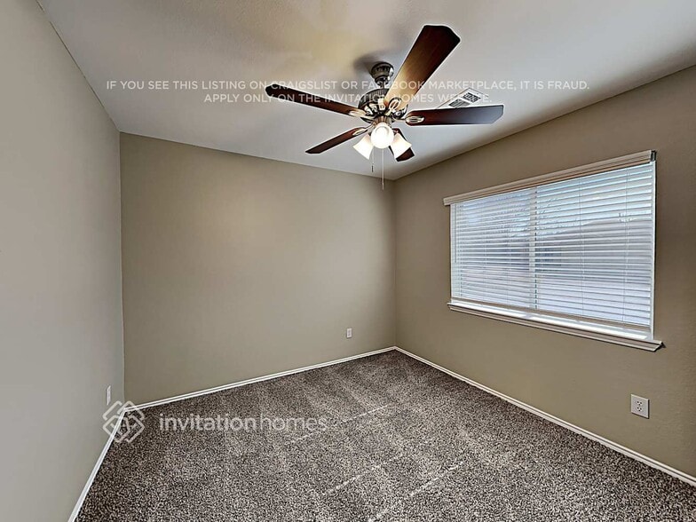 Building Photo - 501 Tumbleweed Dr