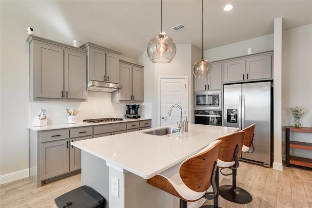 Building Photo - 1605 Woodpecker St