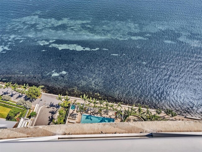 Building Photo - 665 NE 25th St