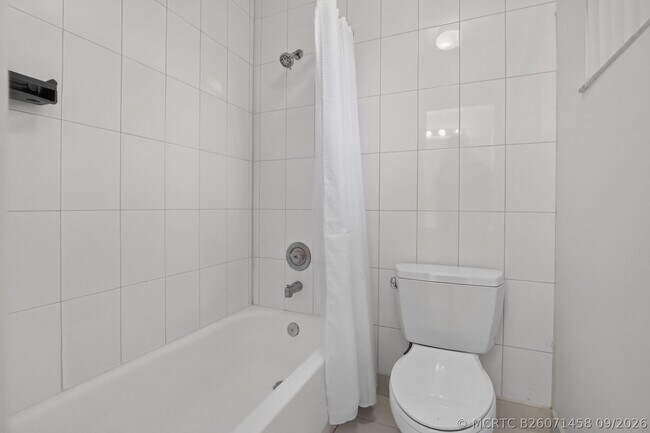 Building Photo - 924 Spoonbill Cir