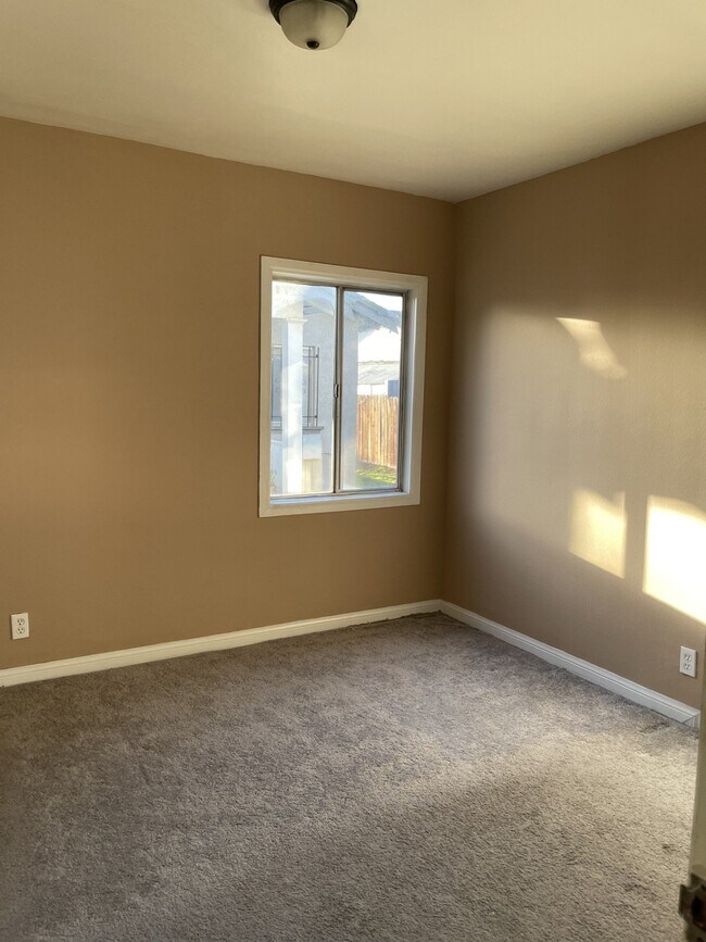 Building Photo - 4807 McKinley Ave