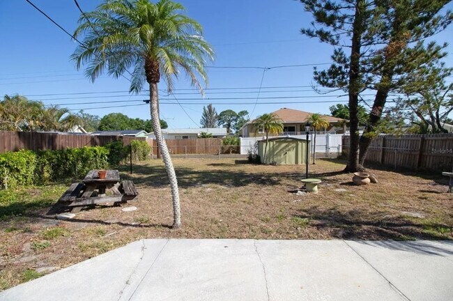 Building Photo - For Rent – Move-In Ready Gem with Modern U...