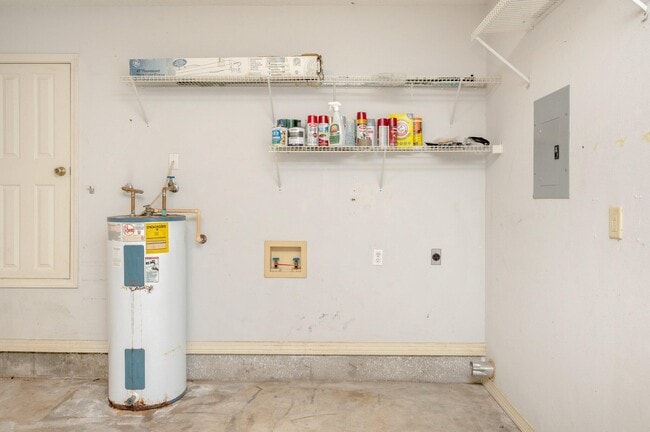 Building Photo - 4253 Antioch Rd