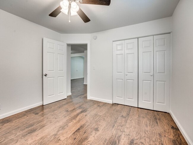 Building Photo - 4 bedroom 2 bath home in Shawnee!