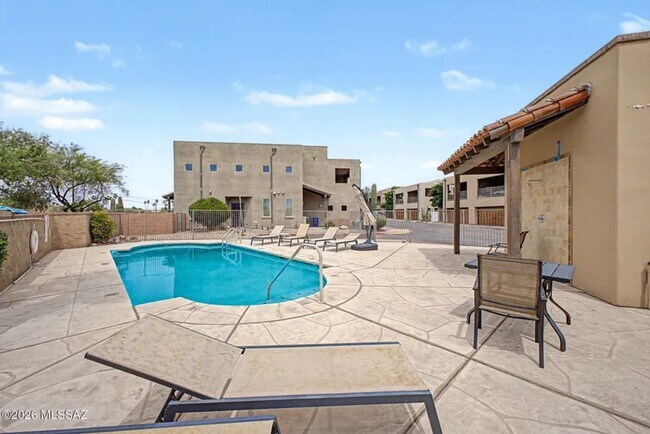 Building Photo - 4112 N Thurston Ln