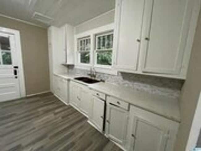 Building Photo - Newly Renovated 3 Bedroom Pinson Area