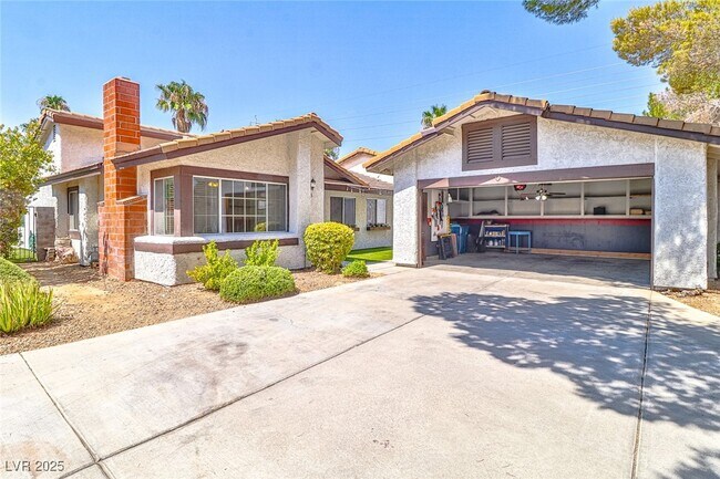 Building Photo - 4413 Live Oak Dr