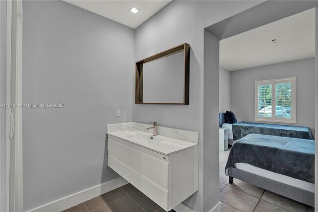 Building Photo - 1230 SW 86th Ct