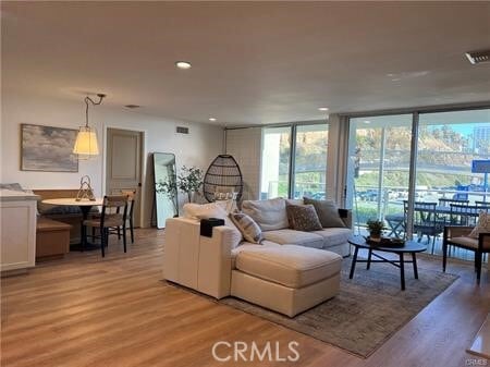 Building Photo - 723 Palisades Beach Rd